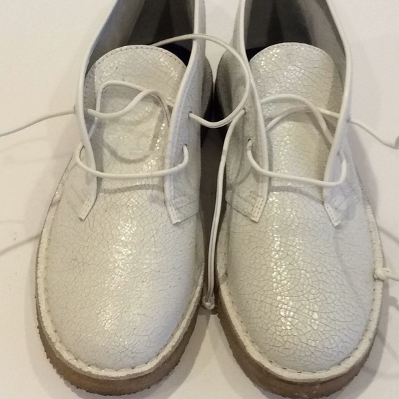 Tory Burch Bergam Cracked Leather - Picture 2 of 6